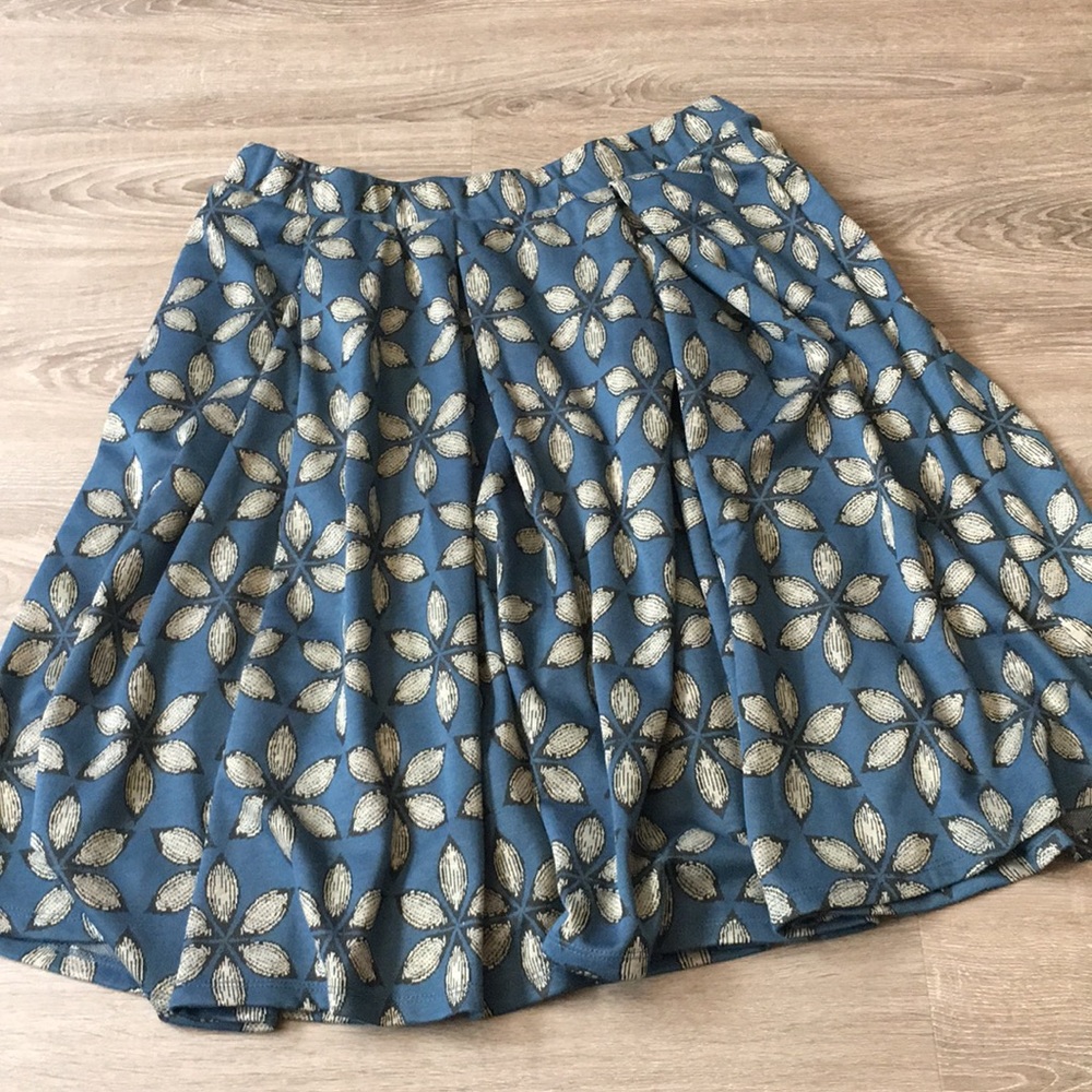 LuLaRoe Madison skirt with pockets